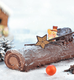 Chocolate Fudge Bouch&eacute; de Noel Log Cake
